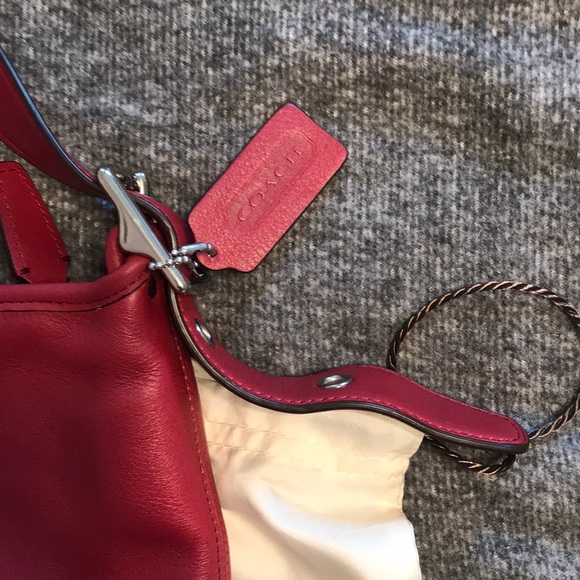 Red Coach bag - Picture 3 of 7